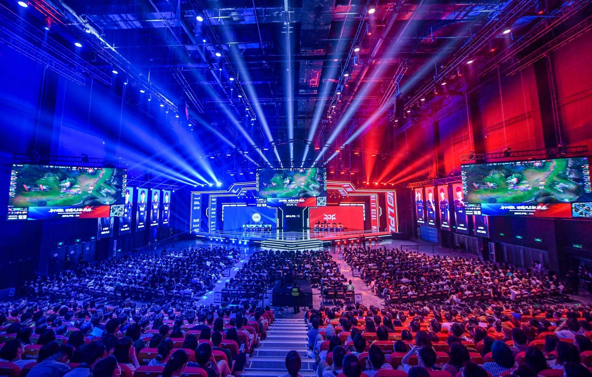 他迅速调整 他迅速调整