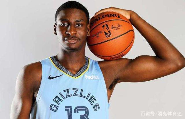 并要求年轻 并要求年轻